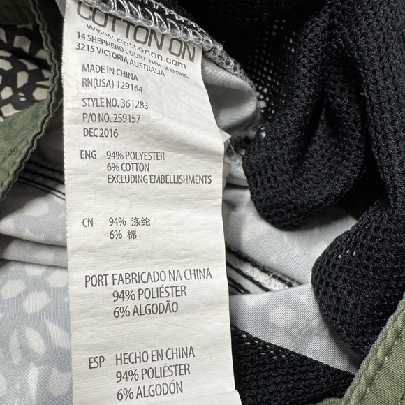 TRUNKS CO. Printed Swim Shorts Green 32 - Picture 11 of 11